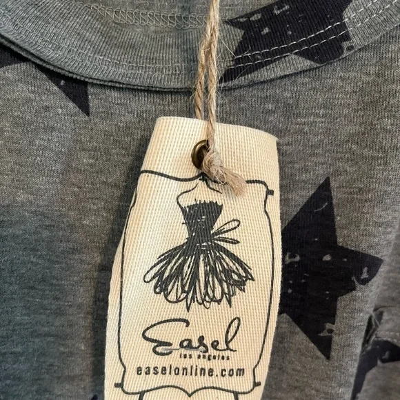 Easel star print top! - Picture 5 of 10